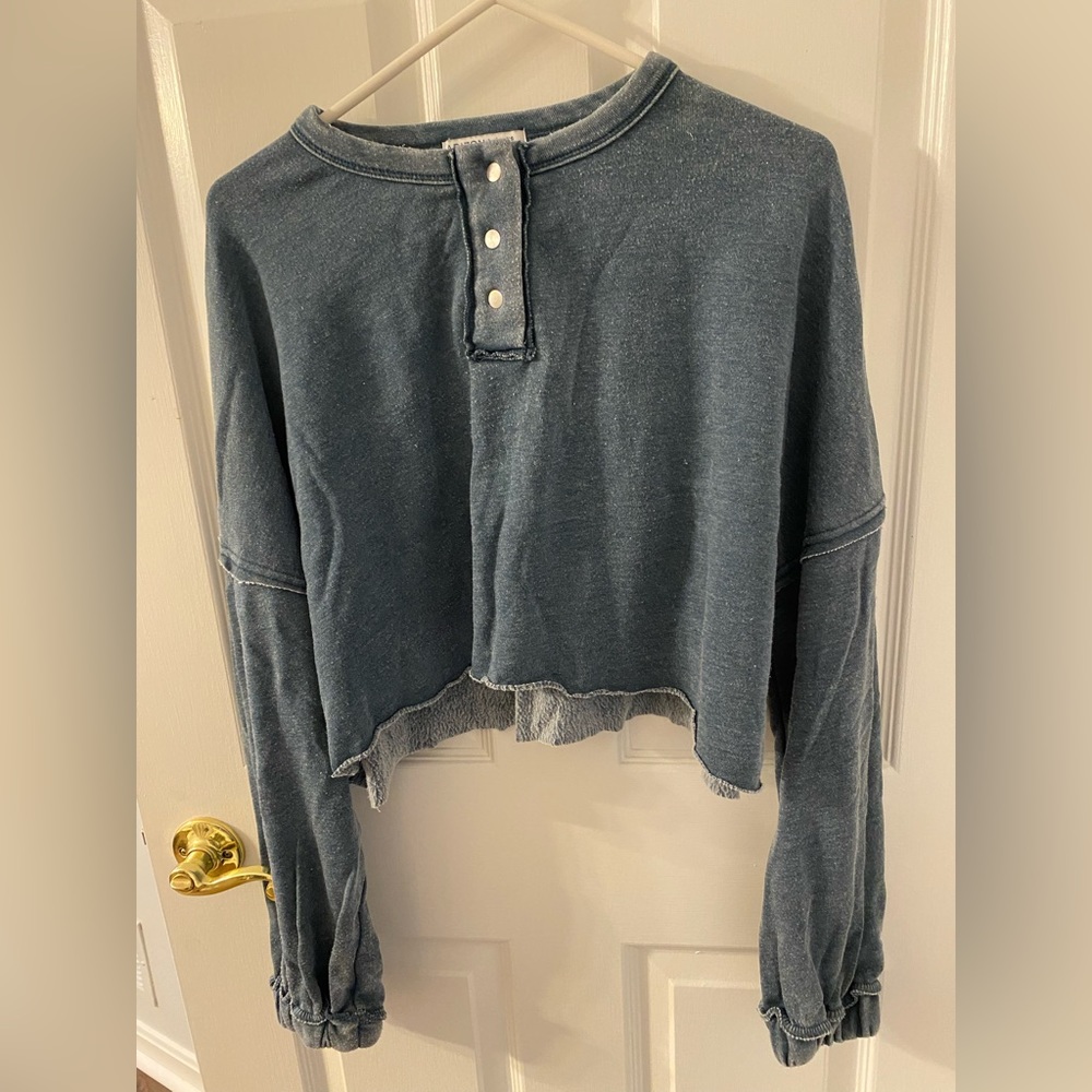Arizona, navy blue crop top, size XS